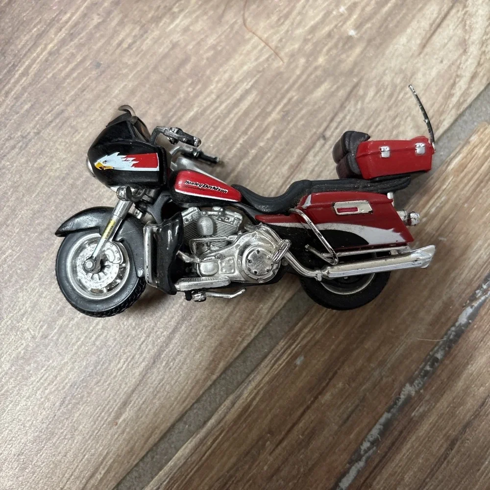 Maisto Harley Davidson 2014 CVO Breakout Diecast Motorcycle‎ Cruiser